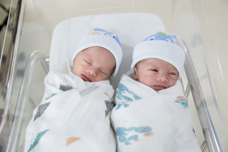 双子の寝かしつけとねんねのポイント