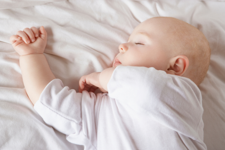 赤ちゃんが寝ない!寝る子に育つねんね部屋作り